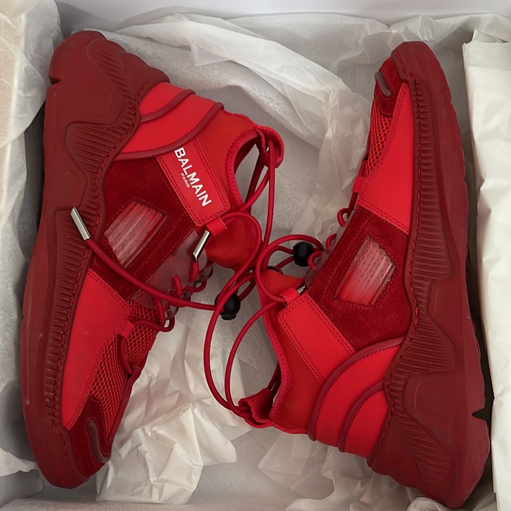 Selling my authentic red Balmain sneakers. Only worn 2x as pictured - sz.40